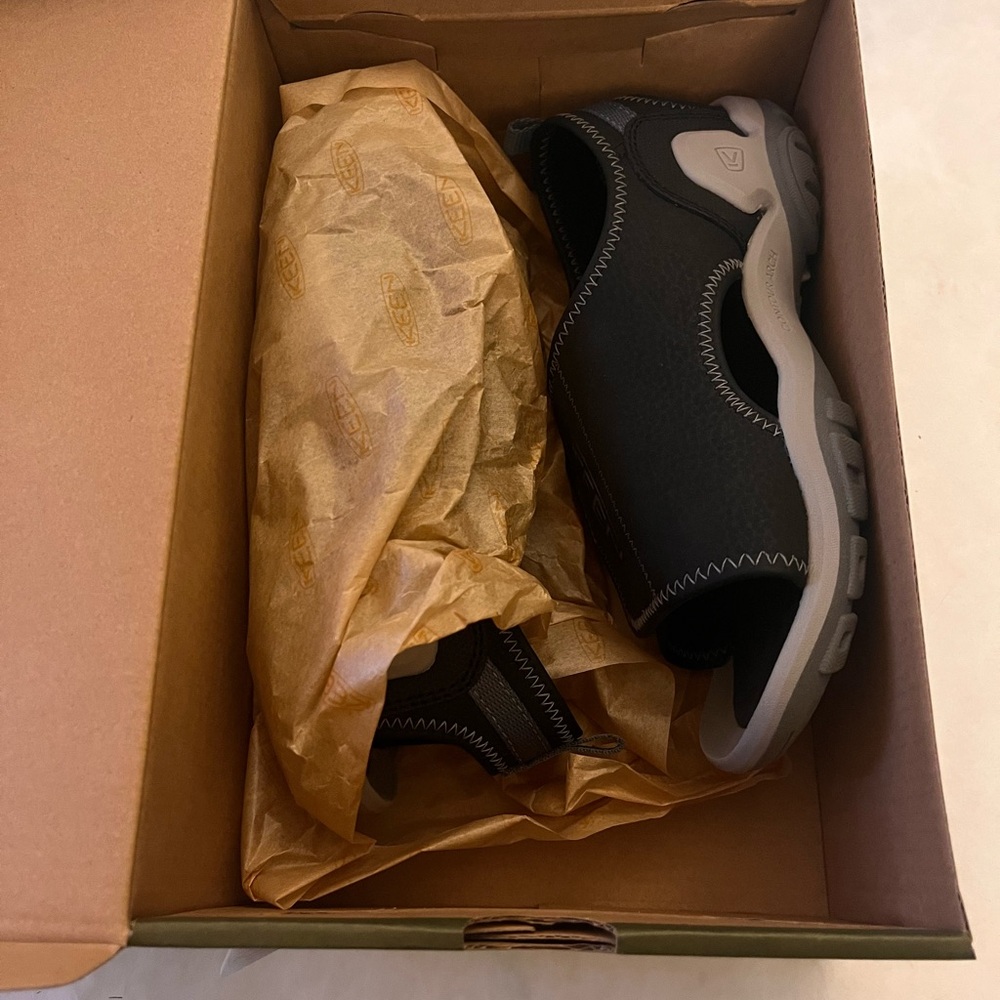 Keen Black and Gray Open-Toe Sandals - Picture 6 of 7